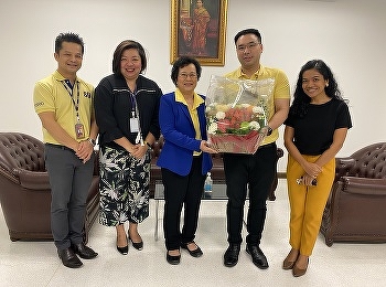 Mr. Watcharawish Permsinphantong Head of
Hotel Management Program and Lecturers
of Hotel Management Program Greeted
Asst.Prof.Dr.Krongthong Khairiree on the
Occasion of New Year’s Day of 2021.